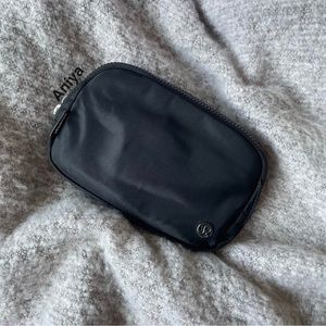 Lululemon Everywhere Belt Bag in Black